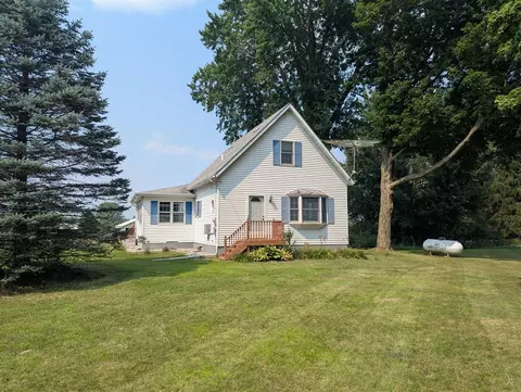 59788 4th, Grand Junction, MI 49056