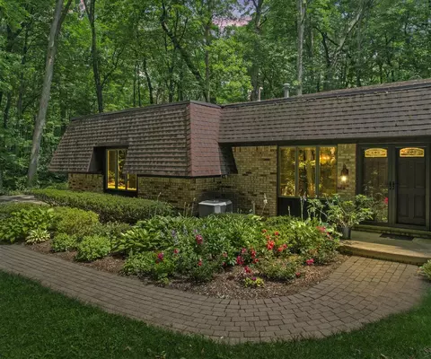 7241 S Green Hls, Saline, MI 48176