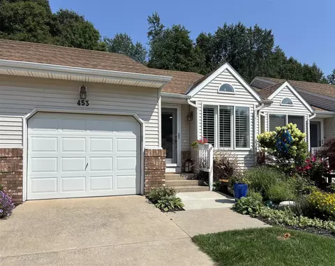 453 Amity #15, Douglas, MI 49406