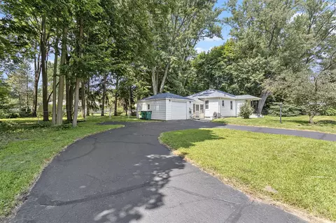 Exterior - 367 N 29th, Springfield, MI 49037 photo 4 of 6