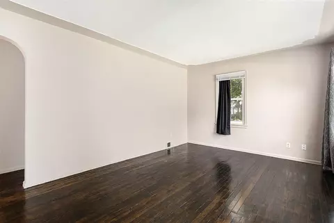 Living - 367 N 29th, Springfield, MI 49037 photo 1 of 2