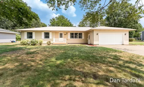 4872 Elmwood, Norton Shores, MI 49441