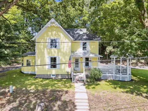 Exterior - 818 E Main, Ionia, MI 48846 photo 2 of 12