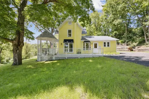 Exterior - 818 E Main, Ionia, MI 48846 photo 9 of 12