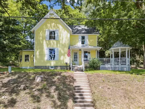 Exterior - 818 E Main, Ionia, MI 48846 photo 3 of 12