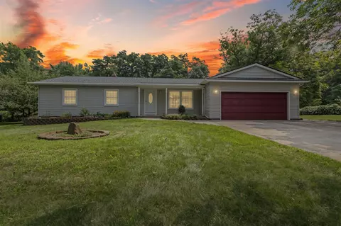 9363 Silverside, South Lyon, MI 48178