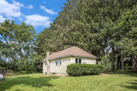 1423 Smith, Buchanan, MI 49107 photo 3