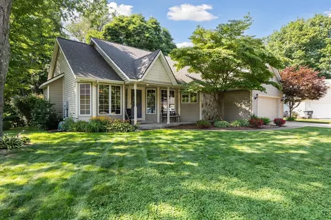 227 Phoenix, Plainwell, MI 49080 photo 2