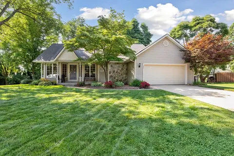 227 Phoenix, Plainwell, MI 49080 photo 3