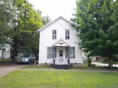 142 River, Hillsdale, MI 49242