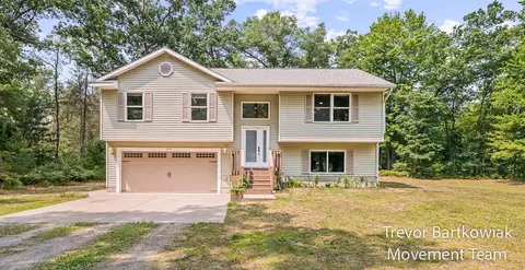 1428 E White Lk, Twin Lake, MI 49457