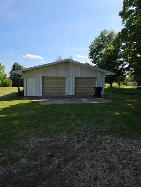 404 Euclid, Mcbain, MI 49657 photo 4