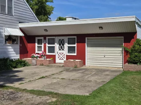 404 Euclid, Mcbain, MI 49657 photo 3