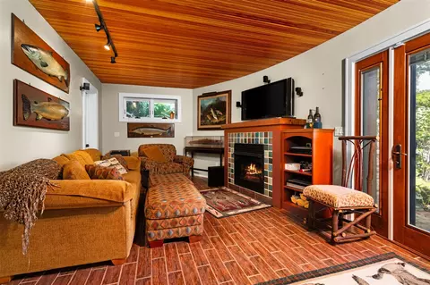 Living - 13826 Rustic, Gregory, MI 48137 photo 7 of 8