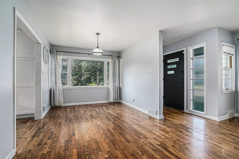 Living - 21 S 15th St, Niles, MI 49120 photo 2 of 2