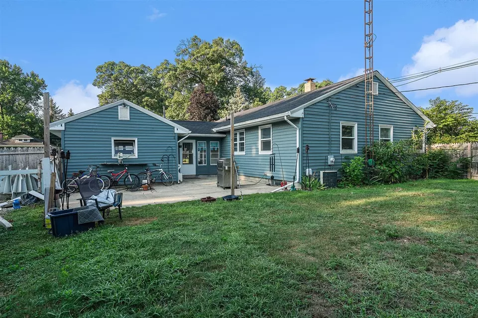 Exterior - 21 S 15th St, Niles, MI 49120 photo 4 of 5
