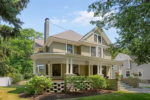 371 Pearl, South Haven, MI 49090