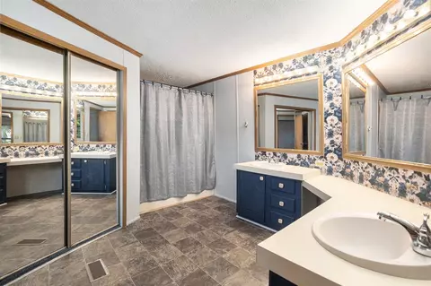 Bath - 318 E Bellevue, Stanton, MI 48888 photo 1 of 2