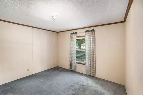 Bedroom - 318 E Bellevue, Stanton, MI 48888 photo 2 of 3