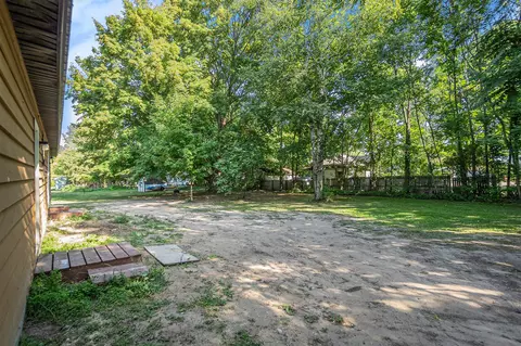 Exterior - 318 E Bellevue, Stanton, MI 48888 photo 2 of 4