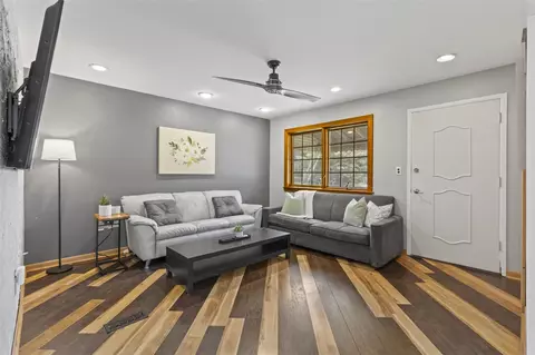 Living - 32609 Linderman, Warren, MI 48093 photo 1 of 3
