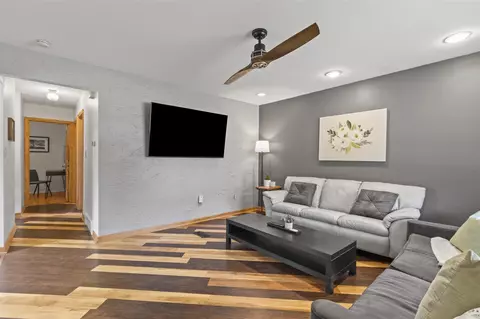 Living - 32609 Linderman, Warren, MI 48093 photo 2 of 3