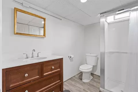 Bath - 32609 Linderman, Warren, MI 48093 photo 3 of 3
