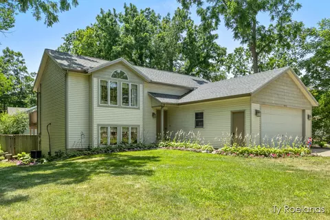 1704 Summit, Holland, MI 49423