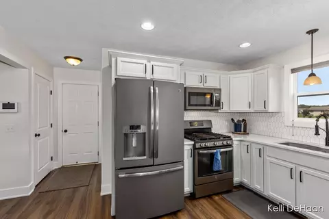 Kitchen - 3844 Hare, Dorr, MI 49323 photo 3 of 4