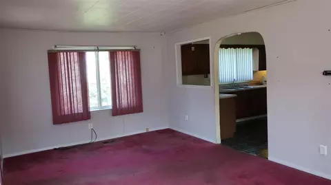 Living - 1775 Oak, Monroe, MI 48161 photo 3 of 3