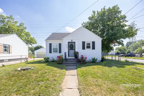 4658 Walton, Grand Rapids, MI 49548