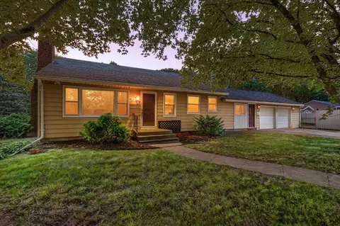 1924 Seminole, Kalamazoo, MI 49006