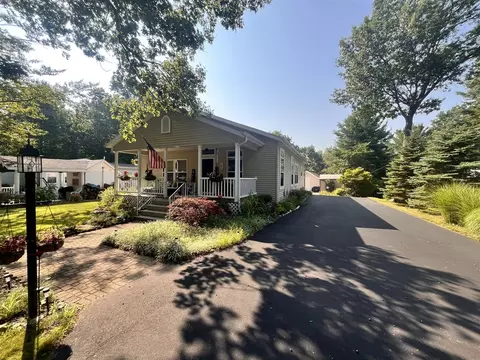8439 W Easy, Mears, MI 49436