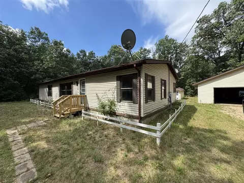 2995 S S Pne, White Cloud, MI 49349