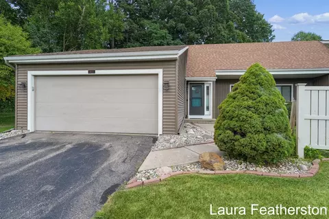 6673 Bella Vis, Rockford, MI 49341