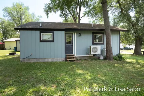 Exterior - 738 W Mohawk, White Cloud, MI 49349 photo 3 of 9