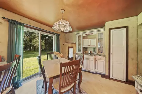 Dining - 4209 N Dearing, Parma, MI 49269 photo 2 of 2