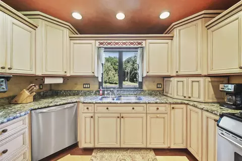 Kitchen - 4209 N Dearing, Parma, MI 49269 photo 2 of 3