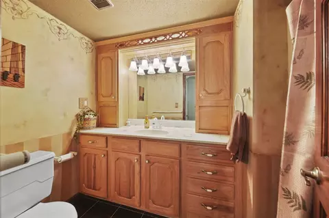 Bath - 4209 N Dearing, Parma, MI 49269 photo 3 of 4