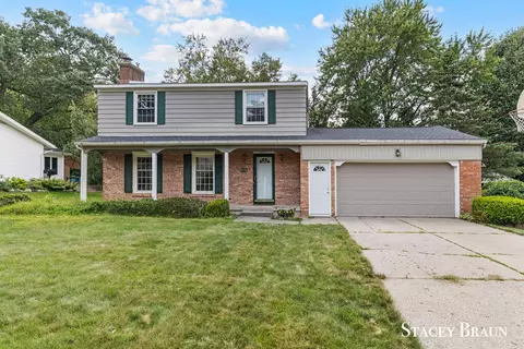 2357 Cambridge, Grand Rapids, MI 49506