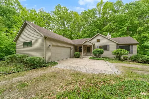 64711 Shorewood, Cassopolis, MI 49031