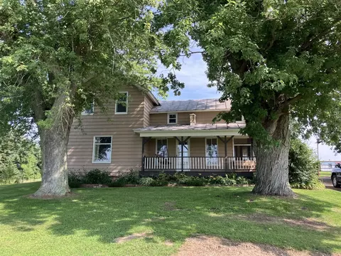 3440 W Bacon, Hillsdale, MI 49242