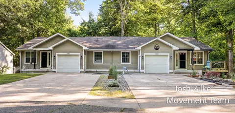 14880 Timber Ln, Spring Lake, MI 49456