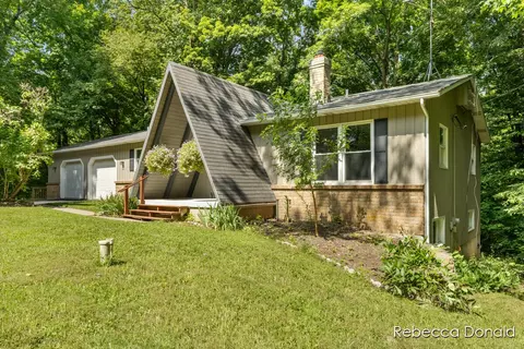 1943 Jackson, Hudsonville, MI 49426