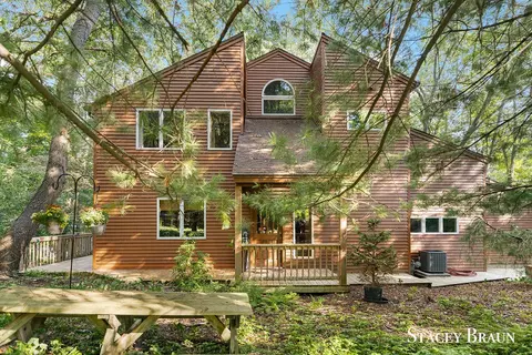 3493 Riverwoods, Rockford, MI 49341