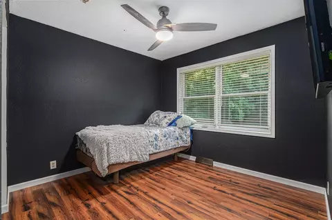Bedroom - 2645 Oak Frst, Buchanan, MI 49107 photo 3 of 3