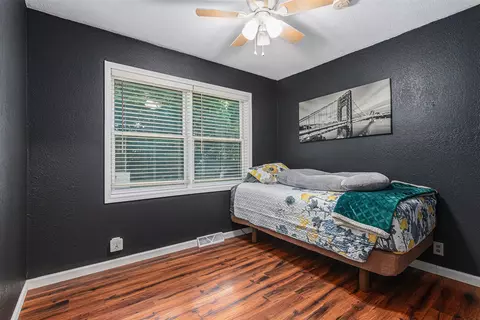 Bedroom - 2645 Oak Frst, Buchanan, MI 49107 photo 2 of 3
