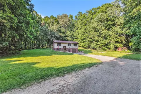 Exterior - 2645 Oak Frst, Buchanan, MI 49107 photo 2 of 5