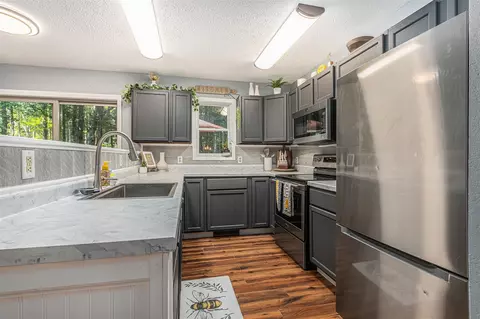 Kitchen - 2645 Oak Frst, Buchanan, MI 49107 photo 1 of 1