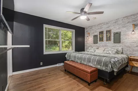 Bedroom - 2645 Oak Frst, Buchanan, MI 49107 photo 1 of 3